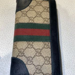 Gucci wallet